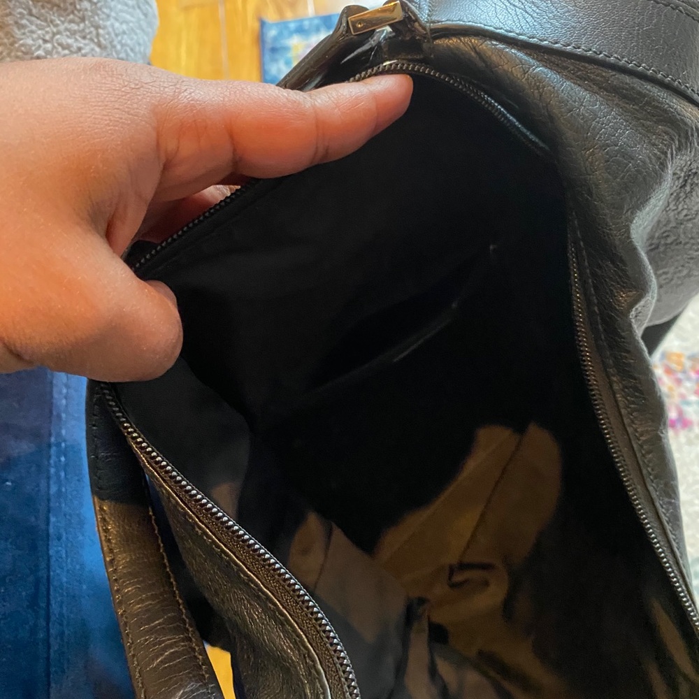Black leather Gucci handbag - Picture 11 of 12
